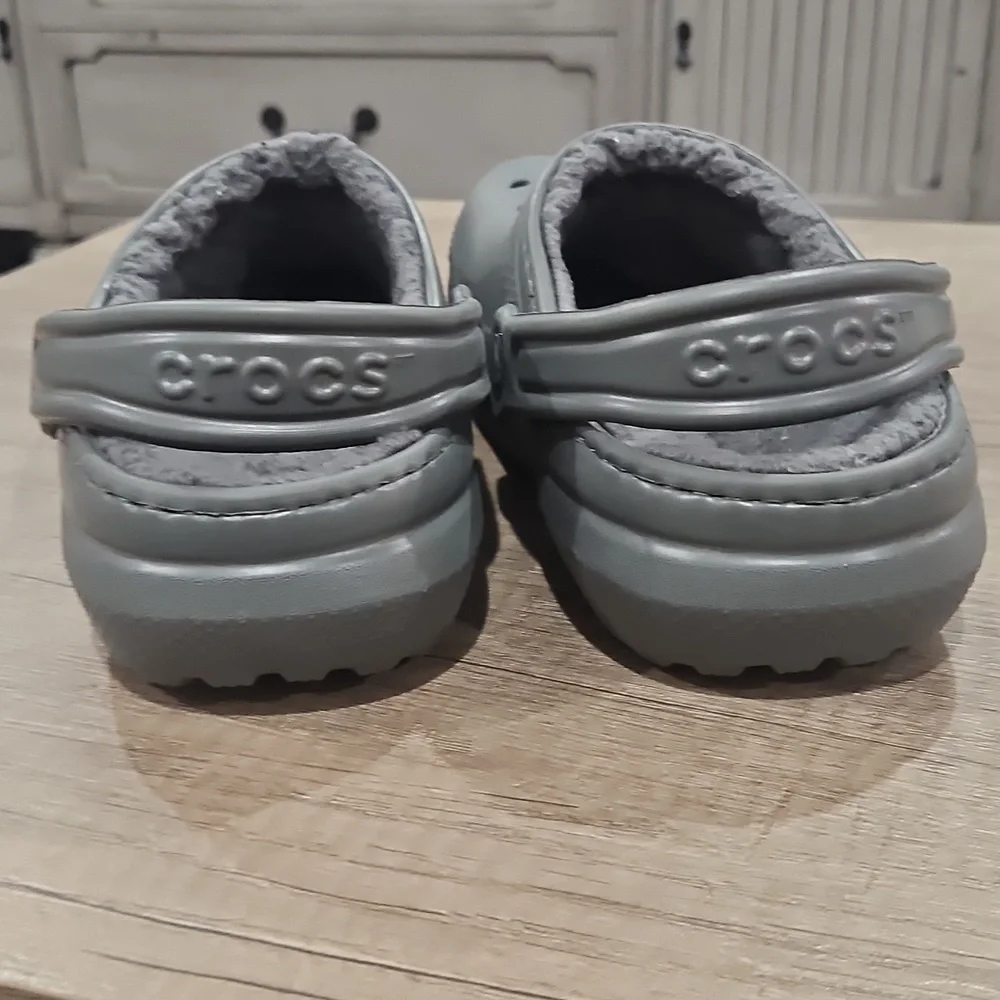 CROCS Kids Cozy Grey Faux-Fur Shoes size J3
